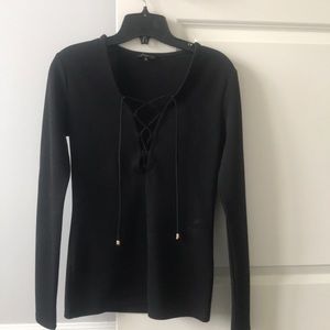 Fitted long sleeve caged v neck